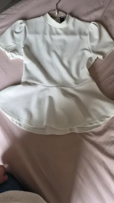 Polera blanco con vuelo para mujer - miniatura 1