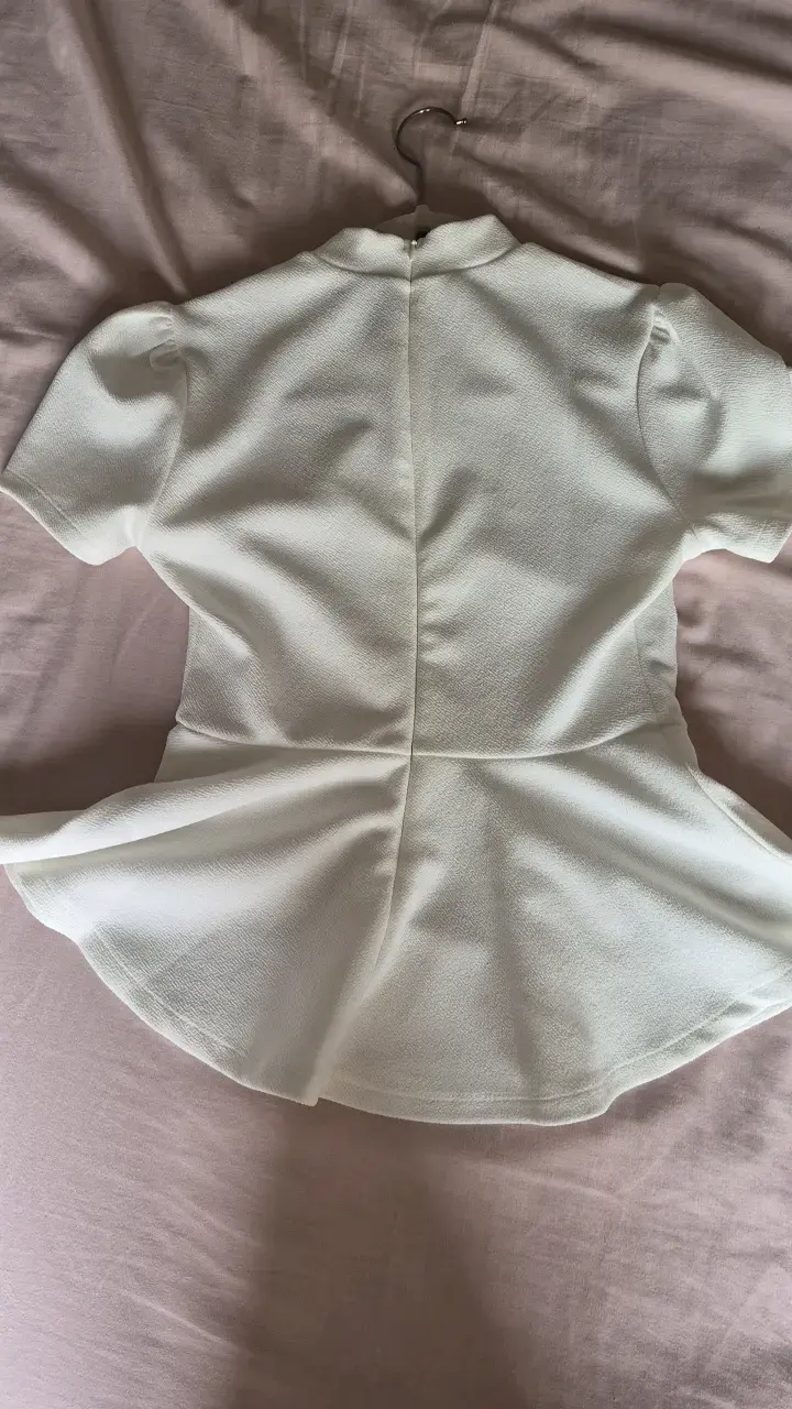 Polera blanco con vuelo para mujer - 3