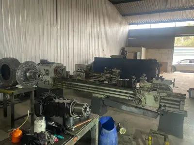 Torno industrial de bancada larga CZ32A - miniatura 2