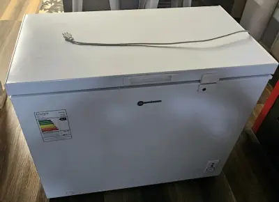 Congelador horizontal Mademsa A+ en buen estado - miniatura 1