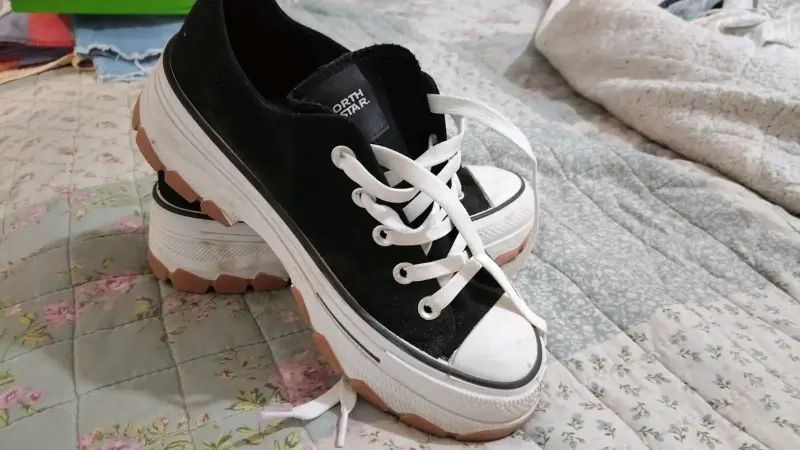 Zapatillas negras North Star con plataforma