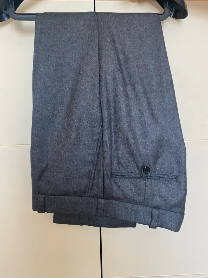 Traje formal gris para hombre con chaleco - 4