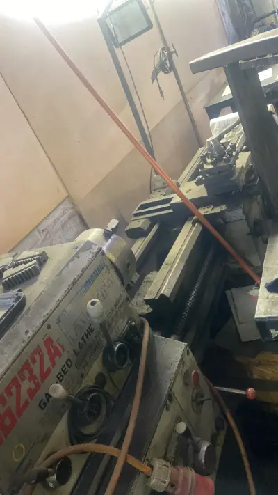 Torno de metal C6232A en buen estado - miniatura 1
