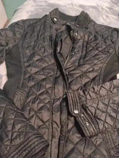 Chaqueta acolchada negra para mujer Zara - miniatura 1