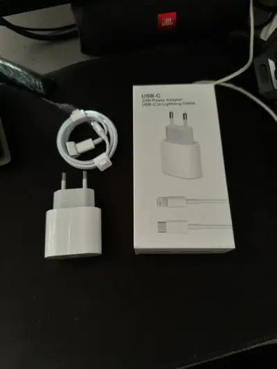 Cargador USB-C 20W con Cable Lightning - miniatura 4