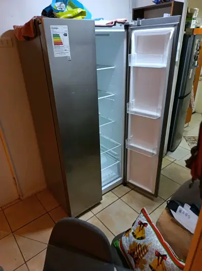 Refrigerador side by side de acero inoxidable - miniatura 3