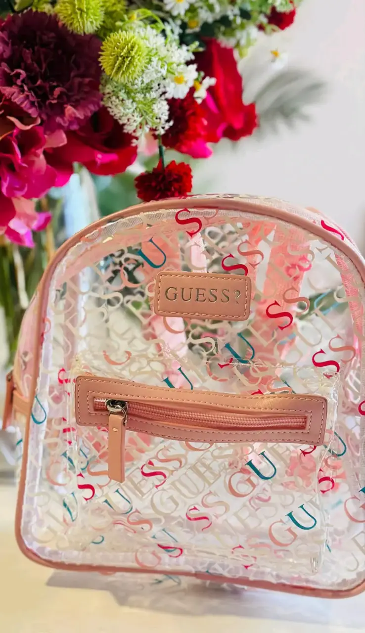 Mochila transparente Guess con diseño colorido