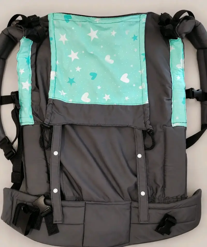 Mochila portabebé ergonómica gris y verde