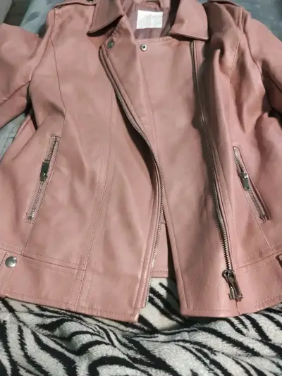 Chaqueta ecocuero rosa - miniatura 3