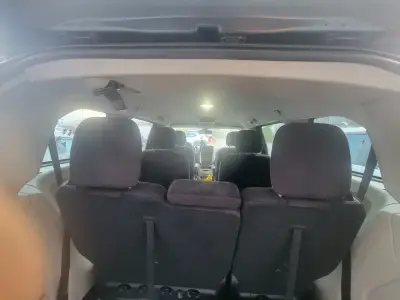 Minivan Dodge Grand Caravan en buen estado - miniatura 3