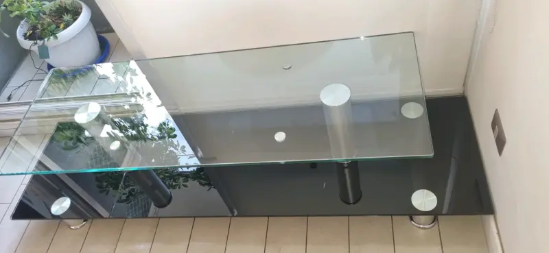 Mesa de centro de vidrio y metal moderna - 3