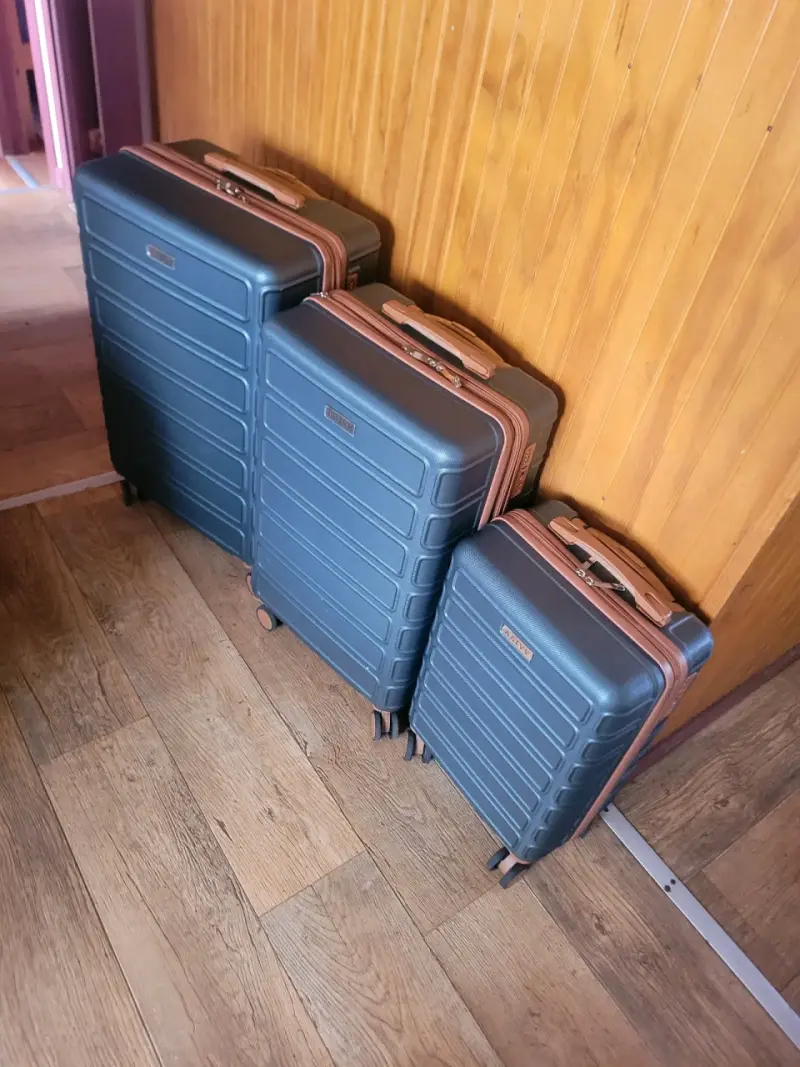 Set de maletas rígidas con ruedas giratorias - 2