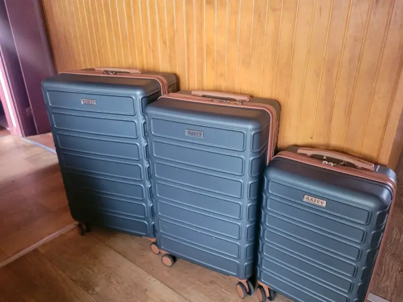 Set de maletas rígidas con ruedas giratorias - 3