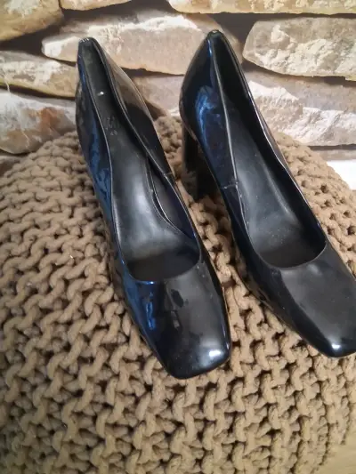 Zapatos de Tacón Negro Charol Talla 40 - miniatura 2