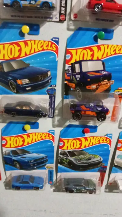 Colección de autos Hot Wheels edición especial - miniatura 2