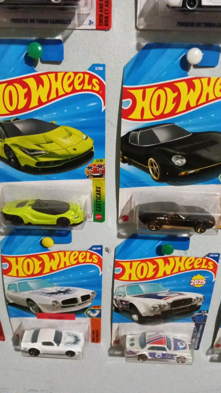 Colección de autos Hot Wheels edición especial - 3