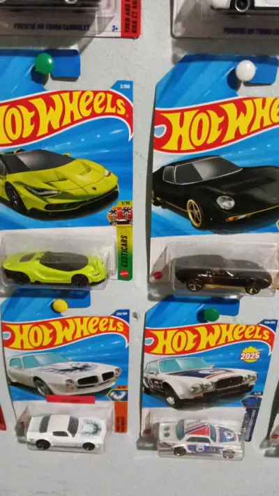 Colección de autos Hot Wheels edición especial - miniatura 3