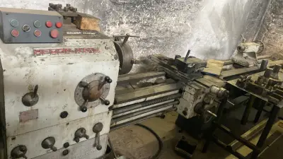 Torno industrial de bancada larga CZ32A - miniatura 3