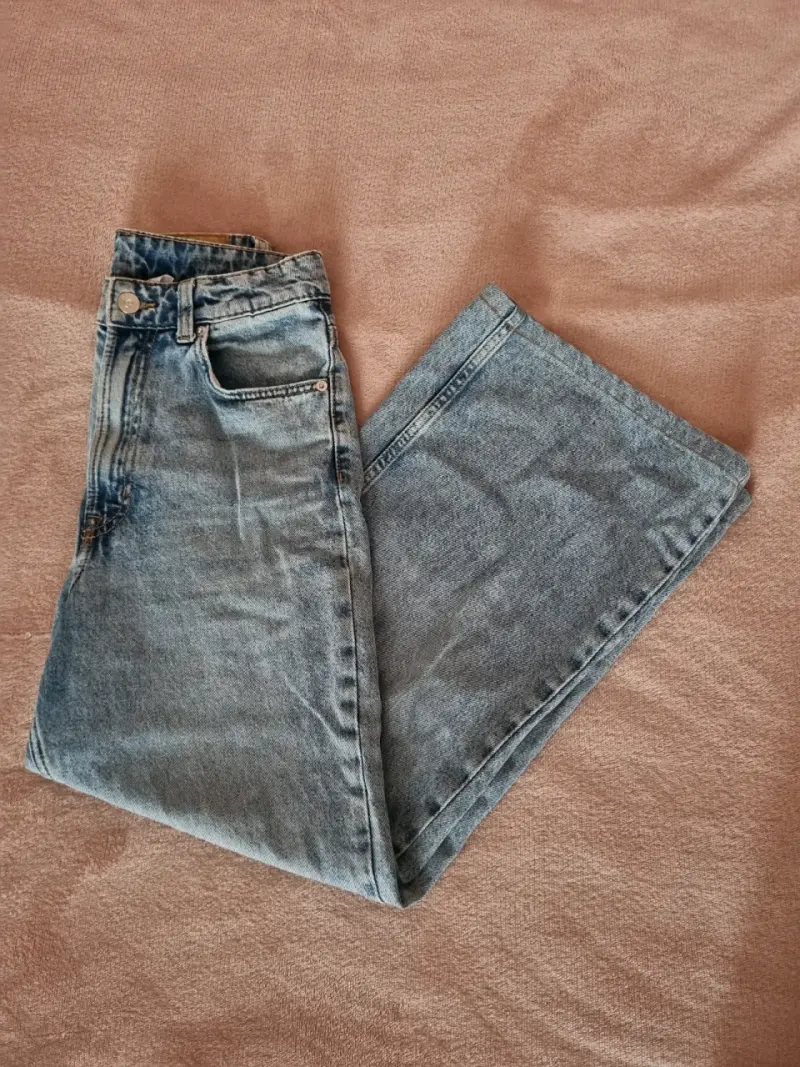 Jeans de mezclilla azul claro para mujer - 2
