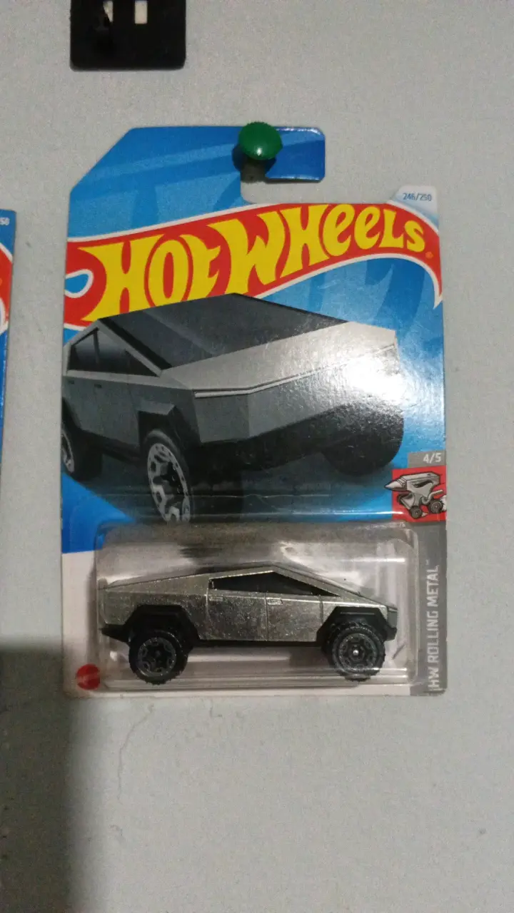 Colección de autos Hot Wheels variados - 2