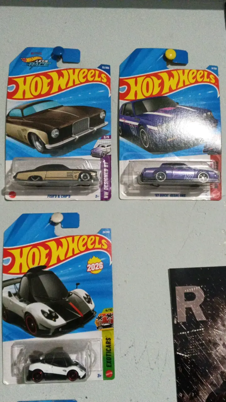 Colección de autos Hot Wheels variados - 3