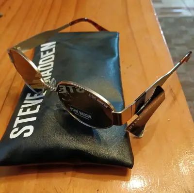 Gafas de sol Steve Madden metálicas - miniatura 3