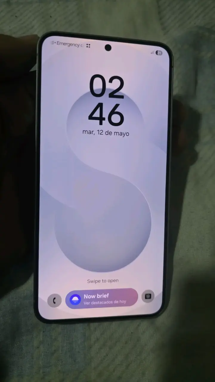 Samsung Galaxy S25 con cargador - 3