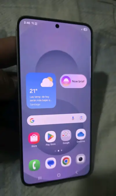 Samsung Galaxy S25 con cargador - miniatura 4