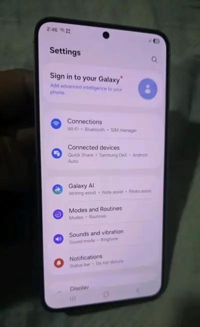 Samsung Galaxy S25 con cargador - miniatura 5