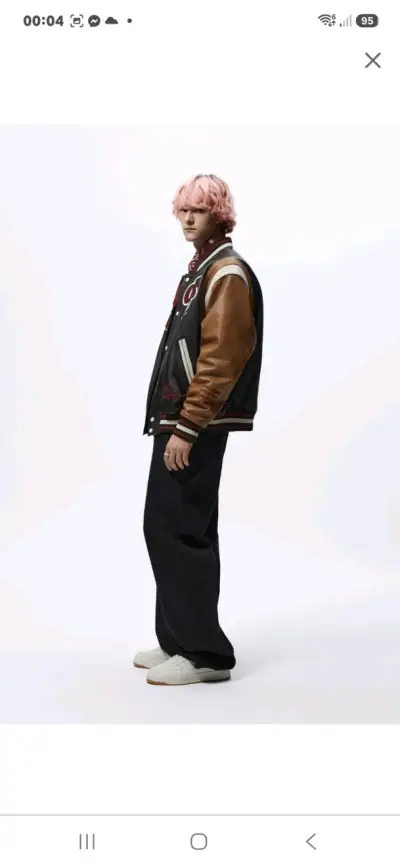 Chaqueta Varsity Negra Zara con Detalles Bordados - miniatura 4