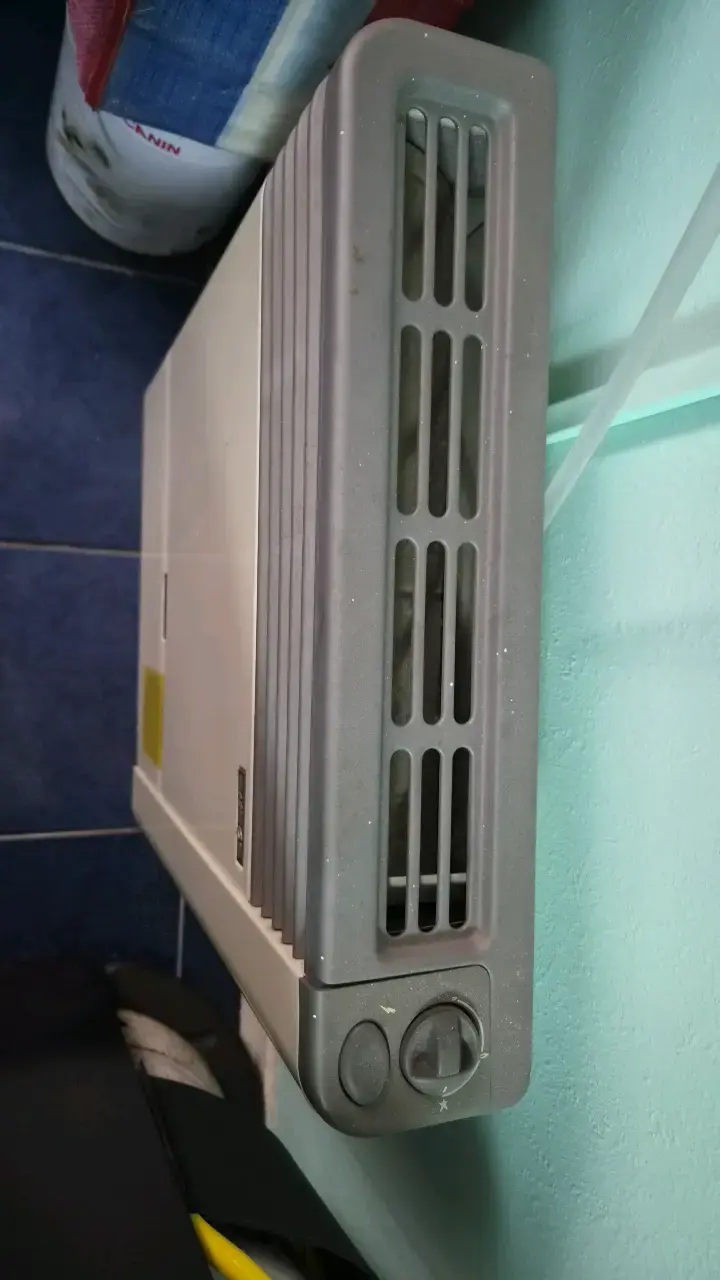 Calefactor a gas Emege beige en buen estado - 2
