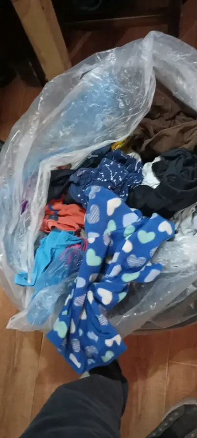Lote de ropa infantil variada en buen estado - miniatura 2