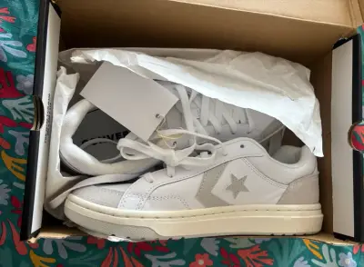 Zapatillas blancas Converse nuevas unisex - miniatura 3