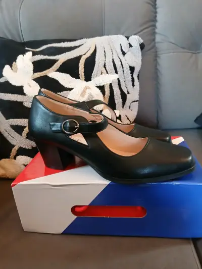Zapatos de Tacón Negro con Hebilla - miniatura 1