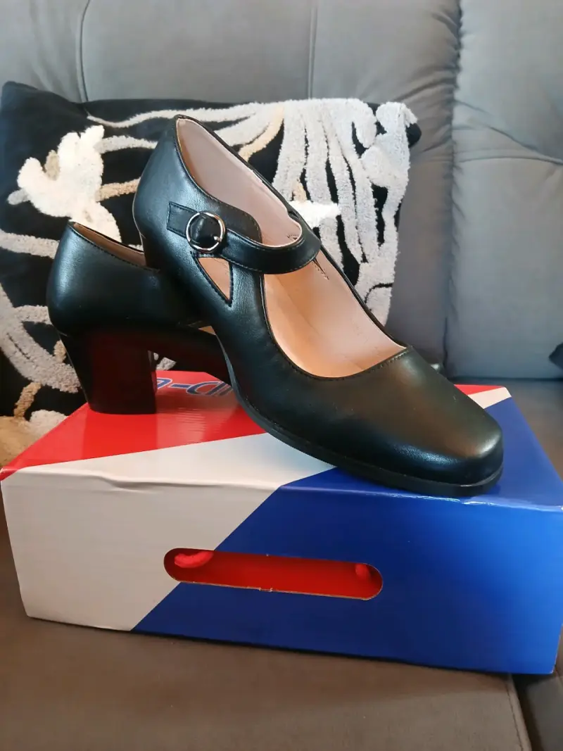 Zapatos de Tacón Negro con Hebilla - 2