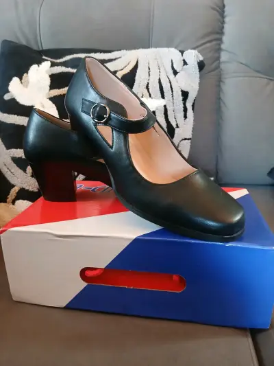 Zapatos de Tacón Negro con Hebilla - miniatura 2