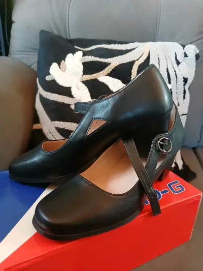 Zapatos de Tacón Negro con Hebilla - miniatura 5