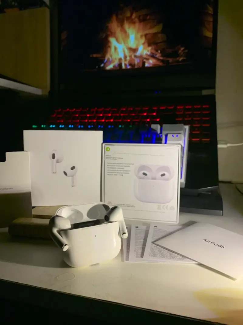 Apple AirPods con estuche de carga inalámbrica - 2