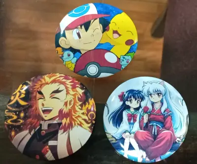 Set de chapitas personalizadas y anime,cantantes - miniatura 1