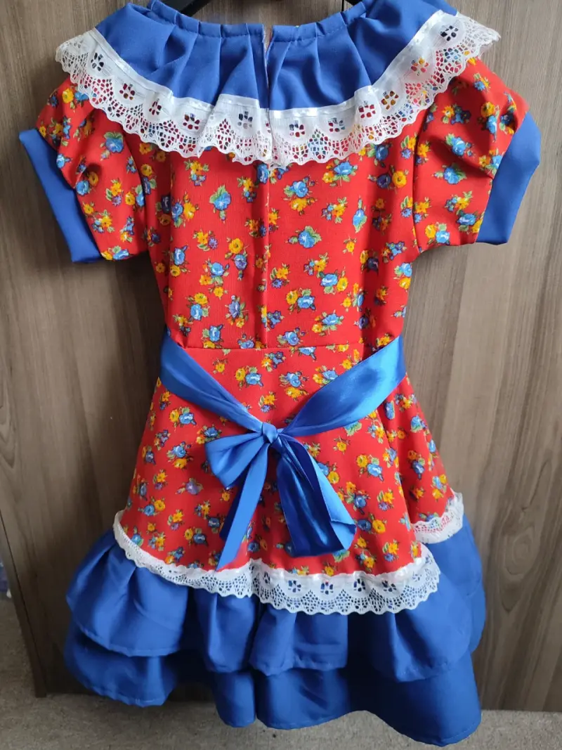 Vestido infantil folclórico rojo con encaje - 2