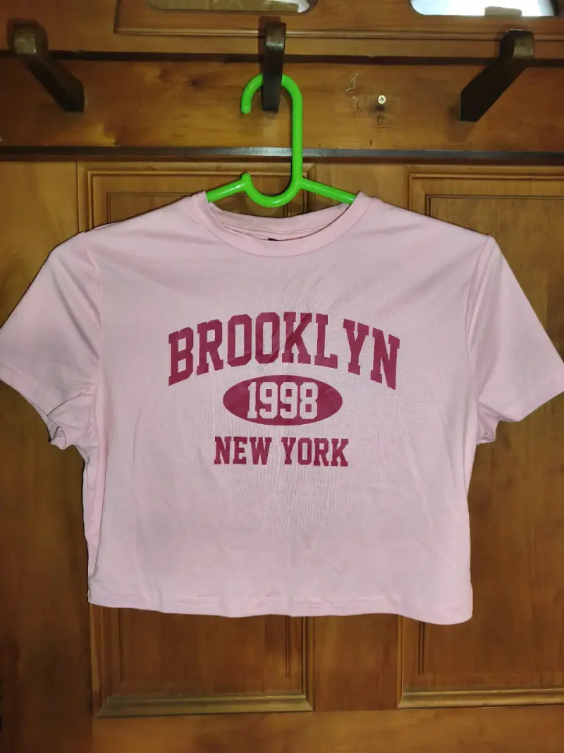Polera corta rosa Brooklyn 1998