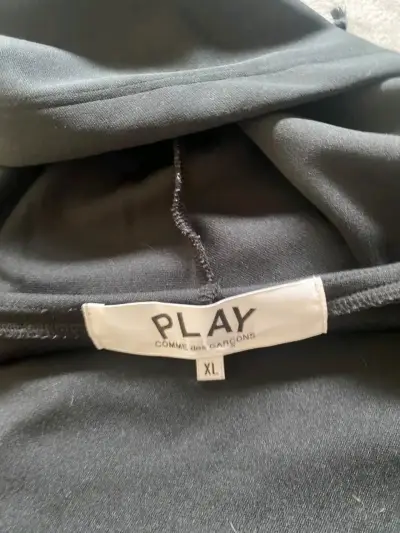 Polerón Comme des Garçons Play original - miniatura 4