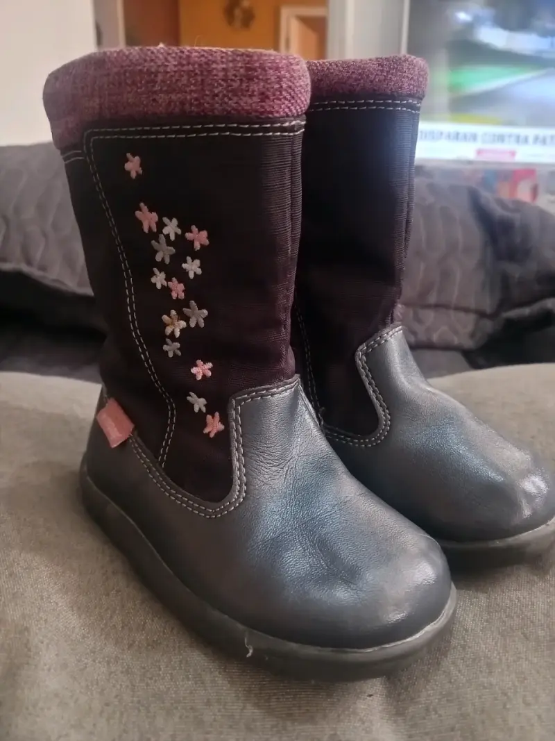 Botas de niña con diseño floral talla 20