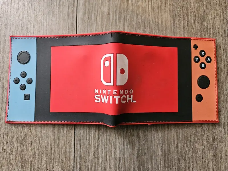 Billetera temática Nintendo Switch roja