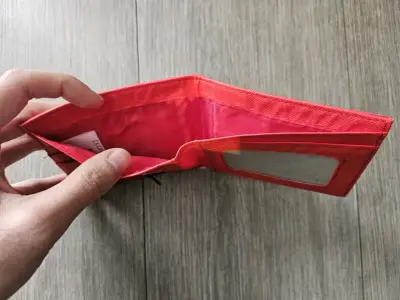 Billetera temática Nintendo Switch roja - miniatura 3