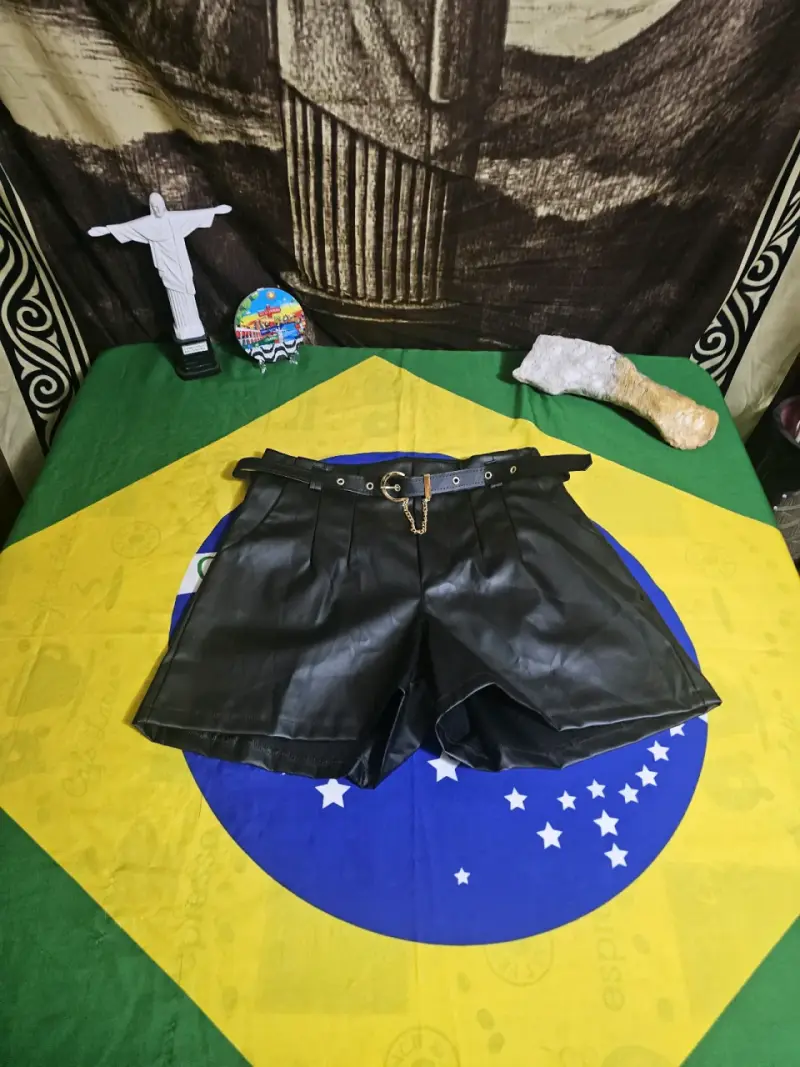 Shorts de cuero marrón con cinturón - 5