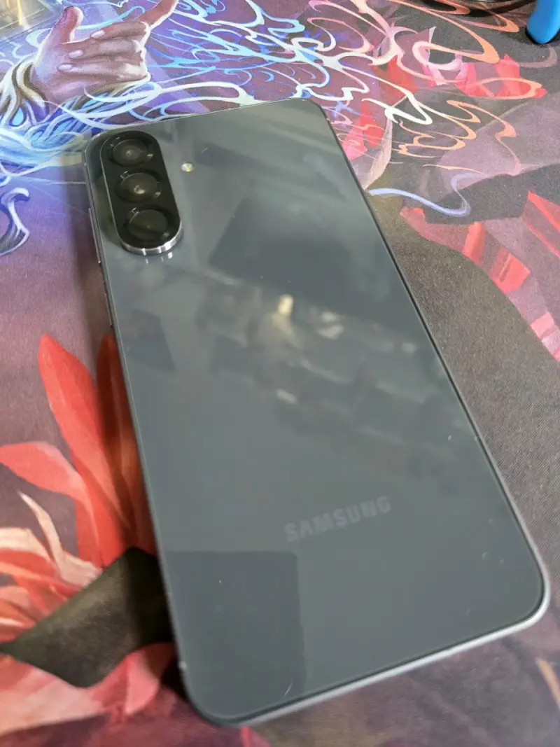 Smartphone Samsung Galaxy A56 en buen estado - 2