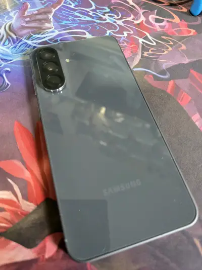 Smartphone Samsung Galaxy A56 en buen estado - miniatura 2