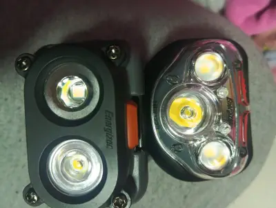 Linterna frontal LED Energizer con luz roja - miniatura 2