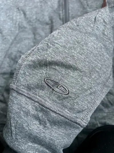 Polerón con capucha Champion gris y rojo - miniatura 2